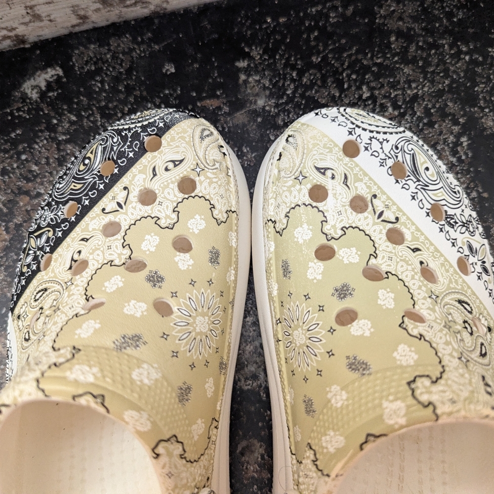Womens Crocs Classic Crush Platform Clog Shoes Sz 8 Used Bandana Print 208119 - Picture 7 of 10